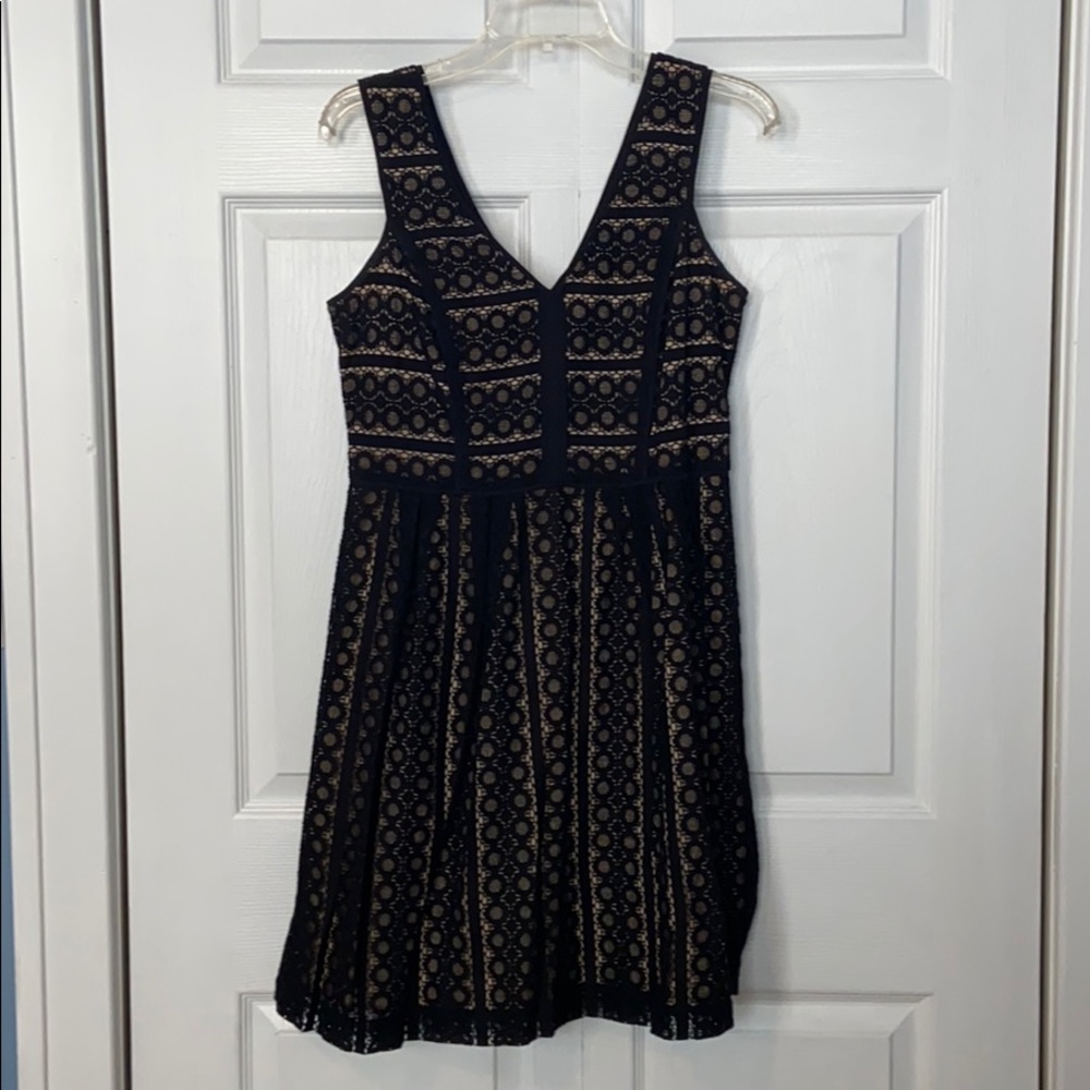 Black v style dress